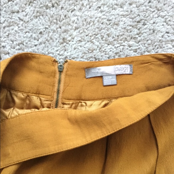 π₯π₯HOST PICπ₯π₯Forever 21 Mustard Mini Skirt - Picture 7 of 8